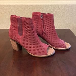 Toms wedged booties